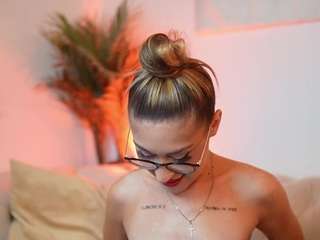 AileenAxa
