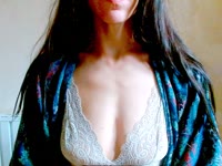 Beschreibung für Personen über 30: Ich bin Tierärztin, ichliebe es zu kochen und Kuchen zu backen. Ich bin freundlich, ausgeglichen und weiß, wie man sich benimmt. Und Kopfschmerzen habe ich nie {puścić oczko}Beschreibung für Jüngere: Ich tanze gerne, mache Quatsch, kippe ein Bier in 3 Sekunden und kann die ganze Nacht durchvögeln.