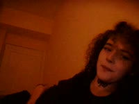 Hai ik ben Yusra 18 jaar en van Marokkaanse afkomst. Ik maak in mijn dagelijkse leven 18+  content en ervaar daar heel veel plezier in. Ik ben een vollere dame met grote borsten een dikke kont een klein buikje lief gezichtje en een bos vol krullen boven en beneden.ik doe aan augyo, foot, BDSM, SM, GFE, dominantie, onderdanigheid,en Golden shower fetisj. Naast fetisj doe ik ook aan twerken, boobie shows en samen spelen.