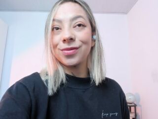 free webcam chat room ArishaTorres