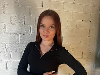 naughty camgirl fingering shaved pussy DavinaHislip