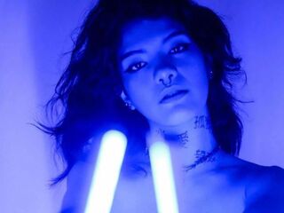 naked webcamgirl picture HinataDarky