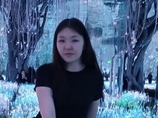 naughty cam girl masturbating with dildo JeanieDorward