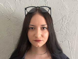 beautiful cam girl LessyLuiz