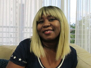 sexshow LucylinBlack