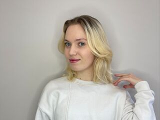 girl cam nude LynGoodhart