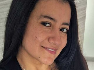 camgirl showing tits MariaSoler