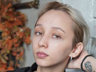 jasmin cam model YuetteFreuden