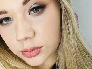 cam girl spreading pussy AminaDigges