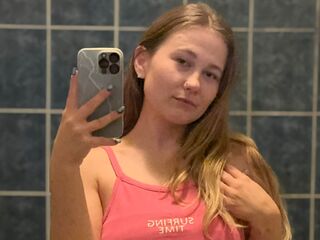 beautiful webcam girl GlossyMonica
