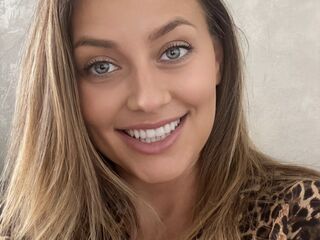 camwhore fingering shaved pussy VeraSurikova