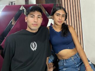 couple showing tits AymiAndDani