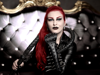 leather fetish live show ZiaVyxen