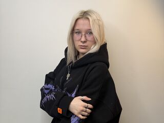 beautiful webcamgirl AdelinaCostanti