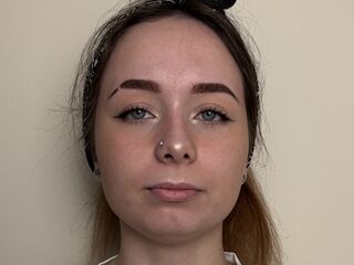 naked camgirl masturbating with dildo AftonHickey