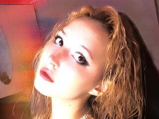 cam whore AlyonaMew
