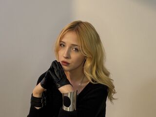 camslut webcam video AmeliaHatta