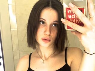 camgirl showing tits AsaCrystal