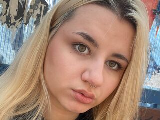 naughty camgirl masturbating BarbaraWellsmith