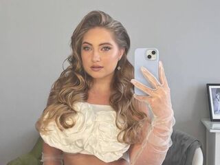 naked camgirl BernieceWarmath