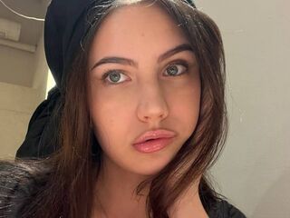 beautiful webcamgirl CarlotaJanower