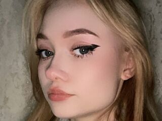 fingering girl webcam  CecilyBurnard