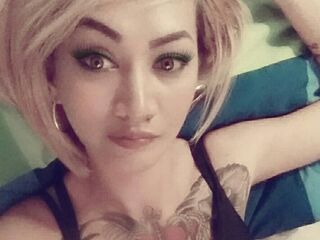 camgirl showing tits CharismaQueen