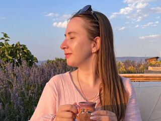 nude webcamgirl picture CherylWien