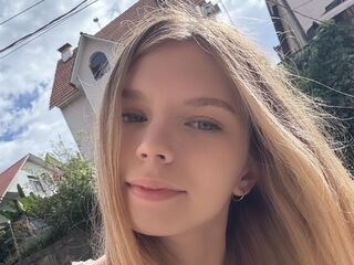 masturbating webcamgirl ChloeFruye