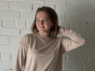 naughty camgirl masturbating ChristiaBenoy