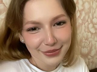 topless cam girl ChunYundt