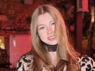 chat DainaThroneberry