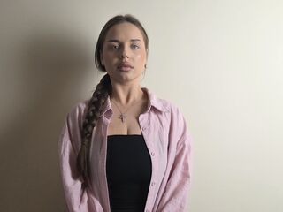 girl topless DelenaCouts