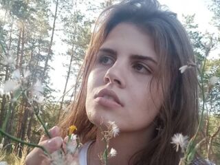 topless cam girl DelfinaSteedley