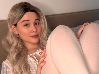 adult chatroom DeluaMoon