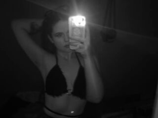 naked cam chat DoloresHuesing
