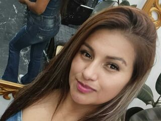 naked camgirl masturbating with vibrator DulceMariaRincon