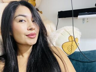 cam girl showing tits EibyAll