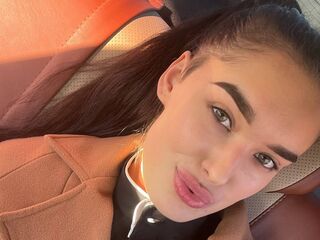 masturbating camgirl EmelyMastorovo