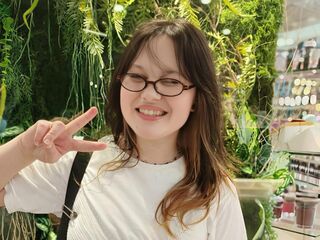 naughty camgirl masturbating with dildo FayLawley