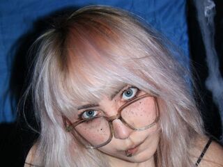 naughty camgirl fingering pussy GrettaLuna