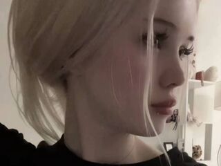 webcam girl HeatherHeinitz