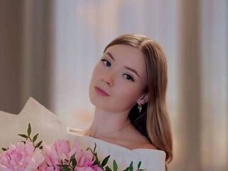 cam strip tease JaniseServoss