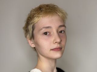 naked webcam girl photo JenelleBarette