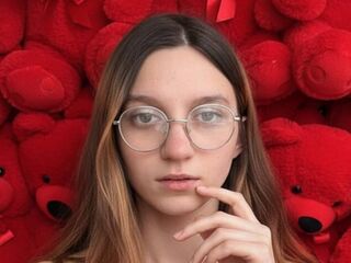 girl chat room JoeannWene