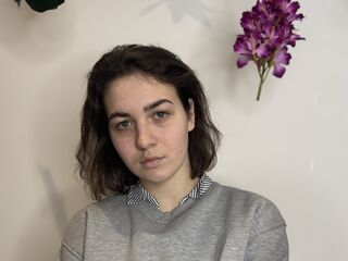 camslut fingering shaved pussy JoneSalem