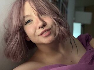girl showing tits JoyceTreier