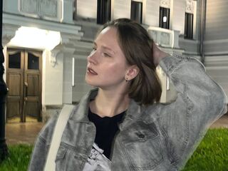 kinky webcam model KrissyJn