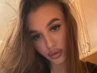 masturbating webcamgirl KyraVictorine