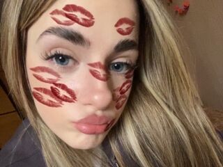 nude cam girl pic LatoyaMaccarino